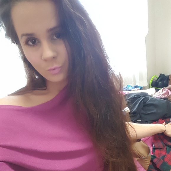 Meet your Posher, Madelyn - Picture 1 of 1